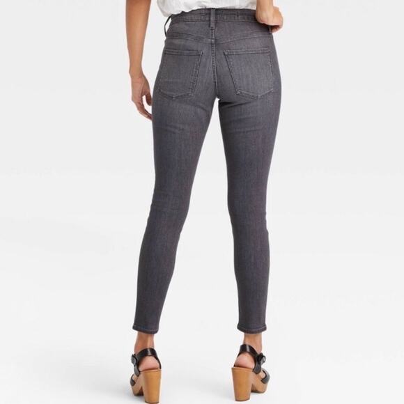 Universal Thread Black High Rise Skinny Jeans Sz 8 - Picture 11 of 13